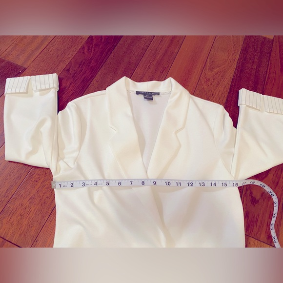 Suzy Shier White Blazer M - NWOT - Picture 9 of 9